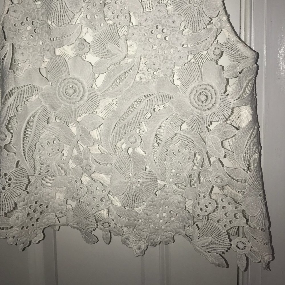 ‼️ Caution To The Wind White Eyelet Sleeveless Top - Picture 3 of 5